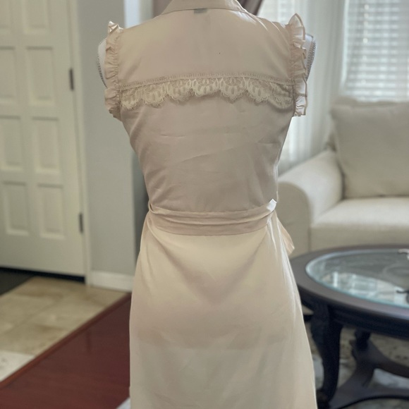 Cream Color Day Dress - Picture 4 of 6